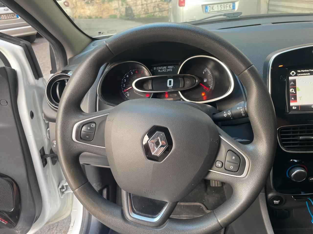 Renault Clio TCe 12V 90 CV GPL 5 porte Moschino Intens FINANZIABILE