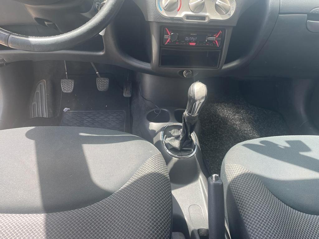 Toyota Yaris 1.4 tdi D-4D cat 5 porte Blue NEOPATAENTATI