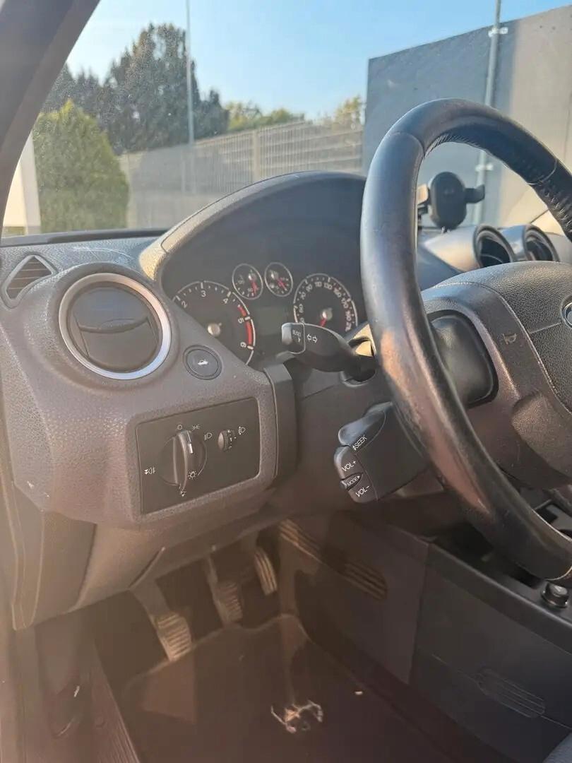 Ford Fiesta 1.4 TDCi 5p. Ghia