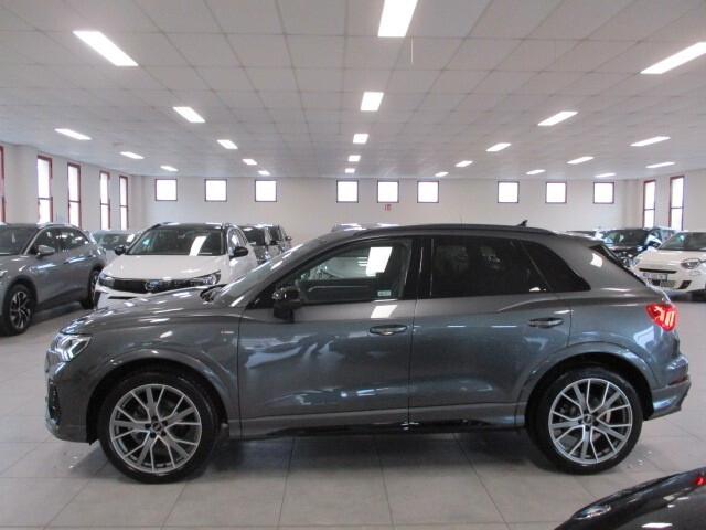 Audi Q3 SUV (35) Blackline 2.0 TDI 150CV S-Tronic