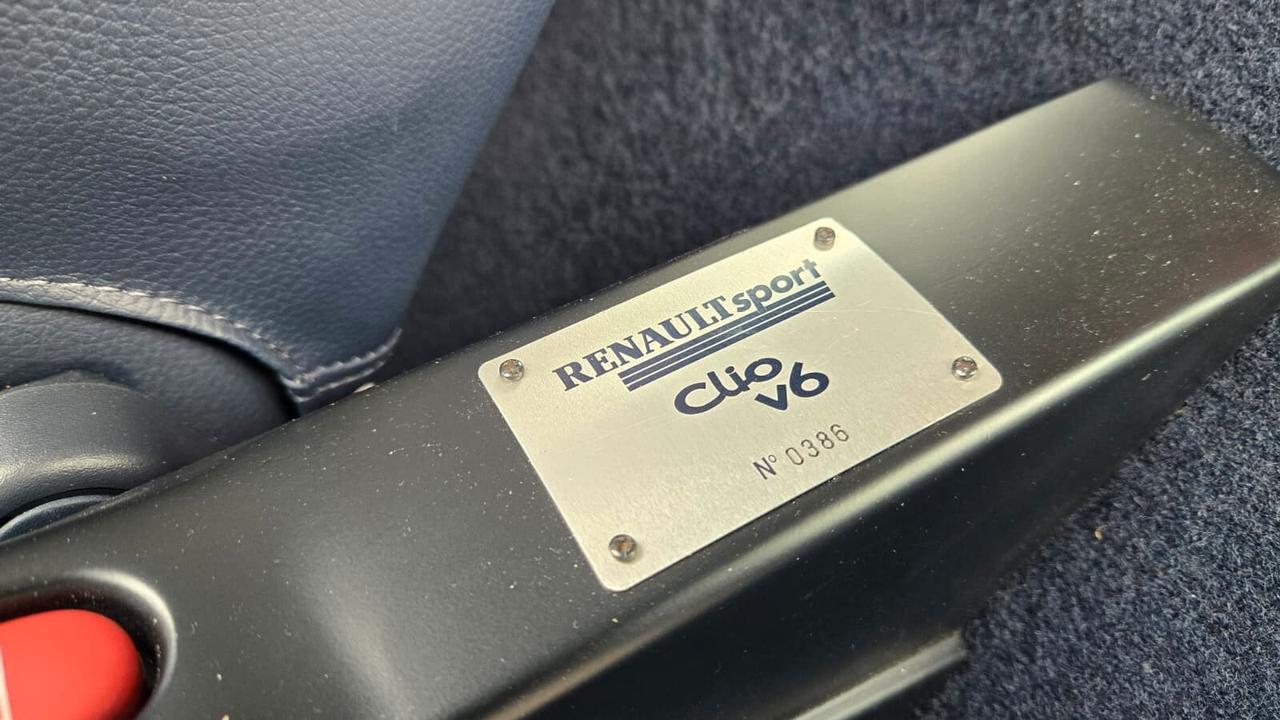 Renault Clio 3.0 V6 24V cat 3 porte Sport