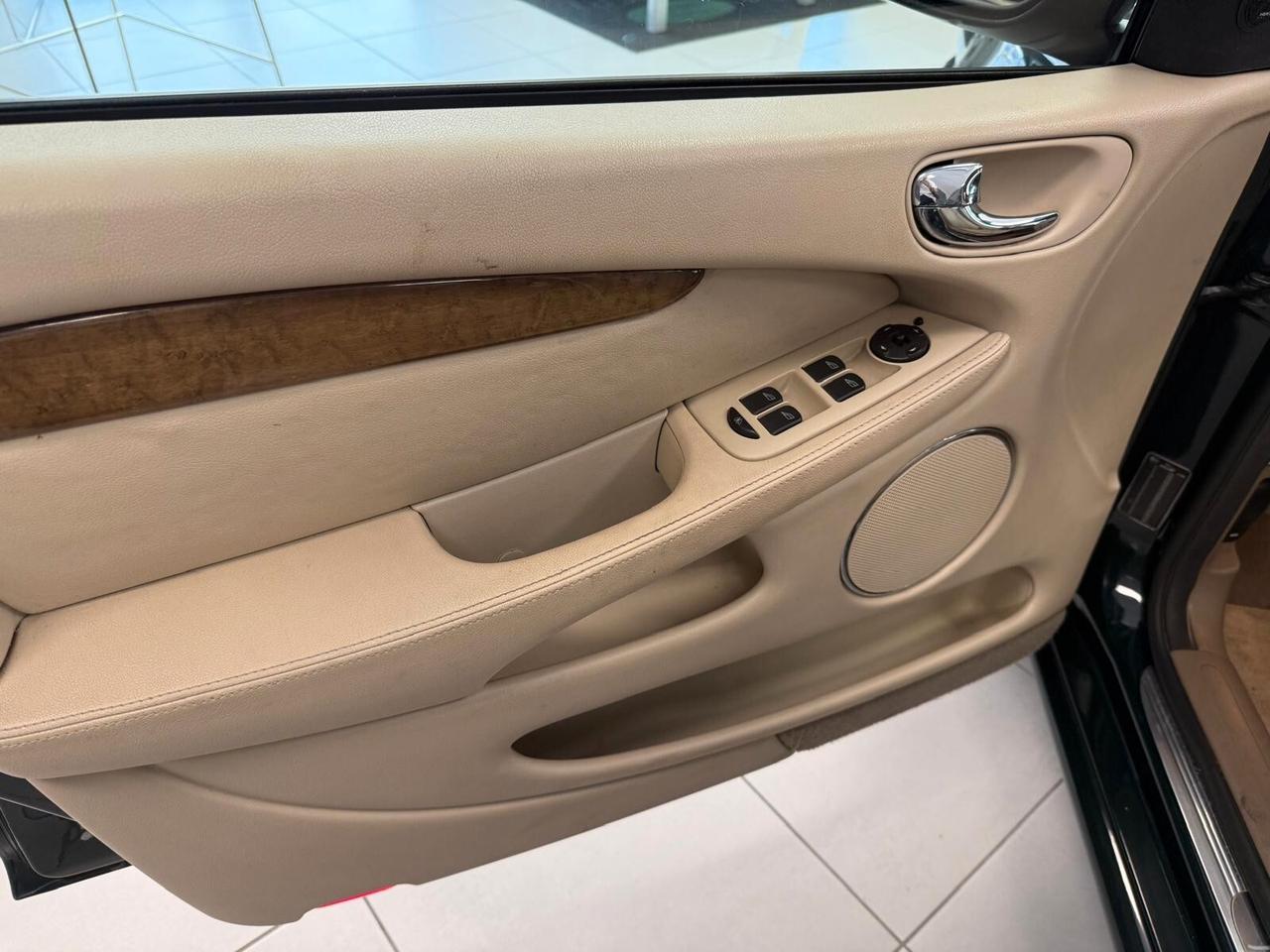 Jaguar X-Type 2.5 V6 24V cat Executive