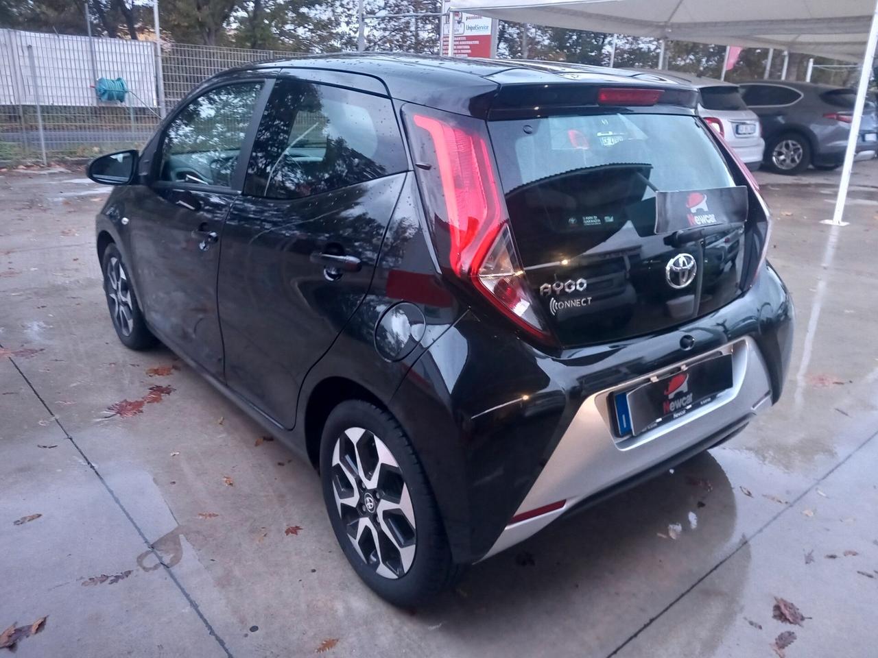 Toyota Aygo 1.0 VVT-i 72 CV 5 porte x-play MMT