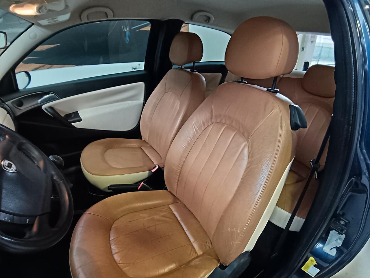 Lancia Ypsilon 1.2 16V Platino