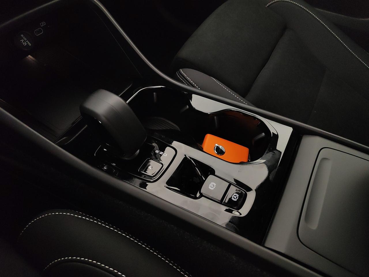 VOLVO XC40 2.0 b3 Ultra Black Edition auto
