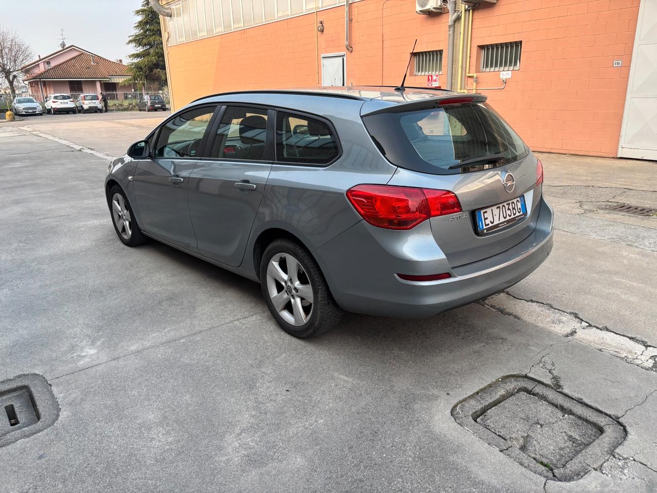 Opel Astra 1.6 115CV Sports Tourer Cosmo