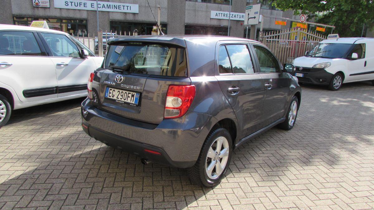 TOYOTA - Urban Cruiser - Cruiser 1.4 D-4D AWD Luxury