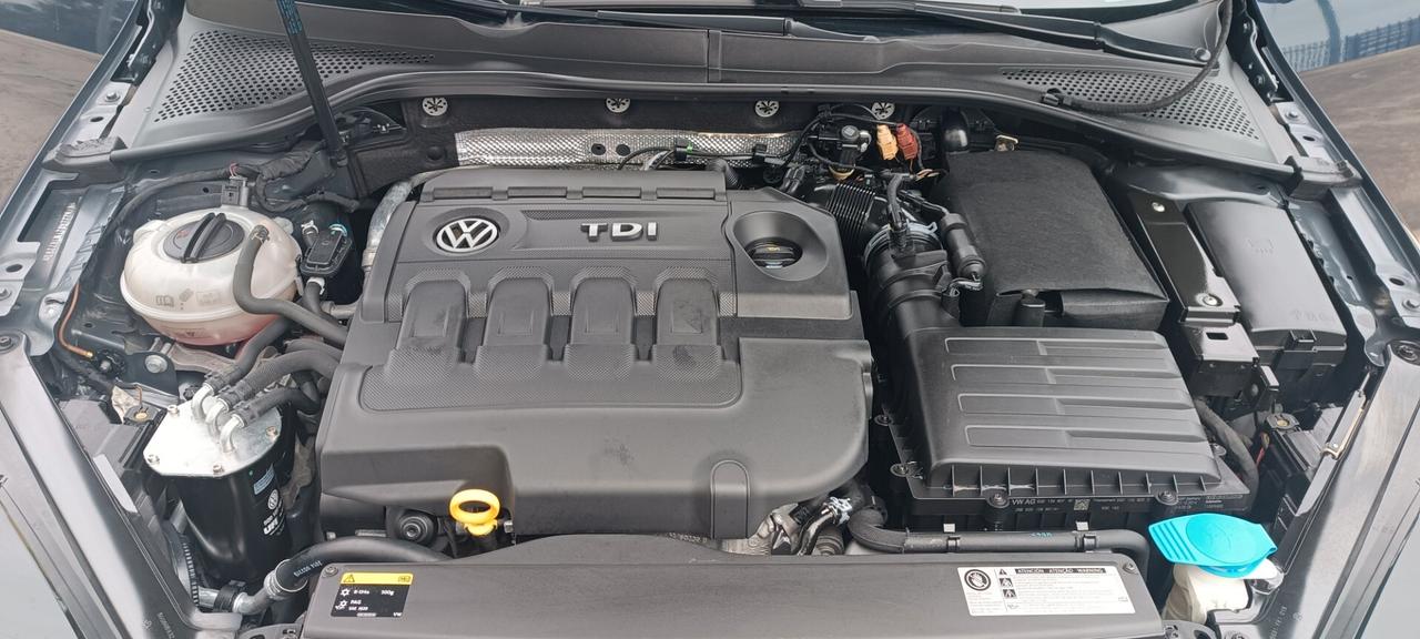 Volkswagen Golf 2.0 TDI 5p. Highline BlueMotion Technology