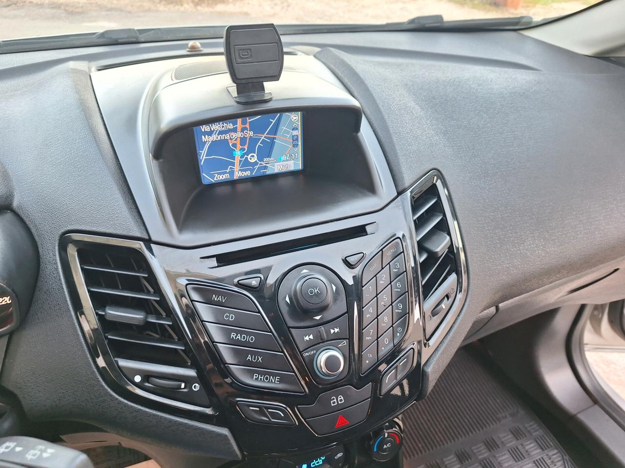 Ford Fiesta 1.5 TDCi 75CV 5 p NAVI Titanium