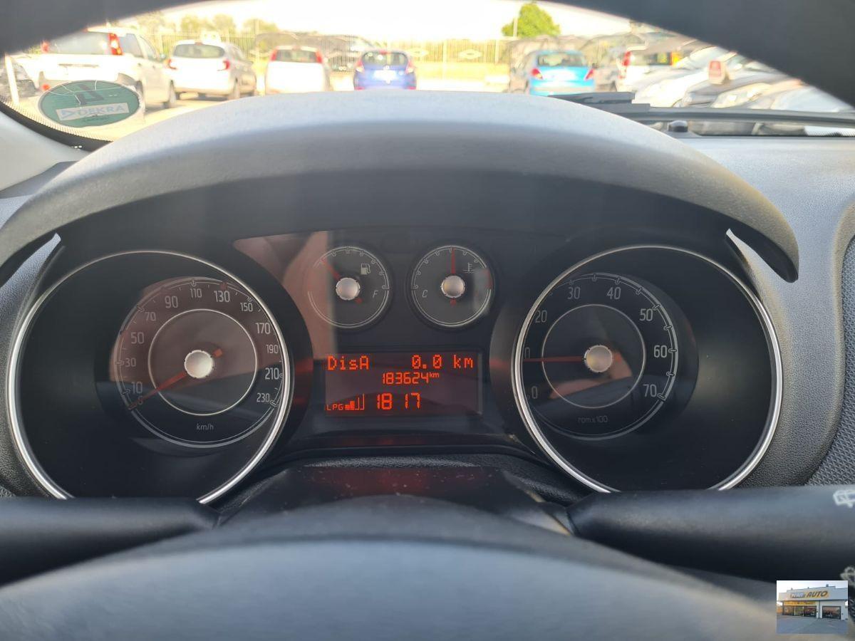 FIAT Punto 1.4 Benzina/GPL-Neopatentati-Anno 2013