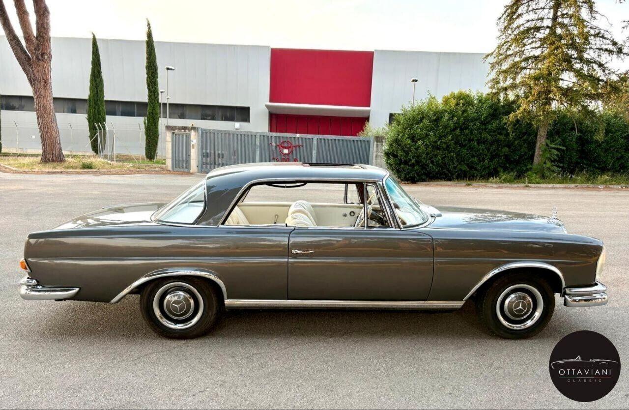 Mercedes W 111 220 se Coupé