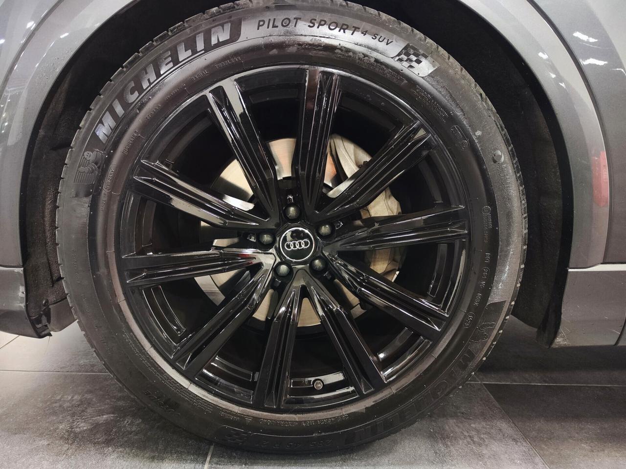 Audi Q8 50 TDI 286 CV quattro tiptronic S Line Tetto Matrix Night