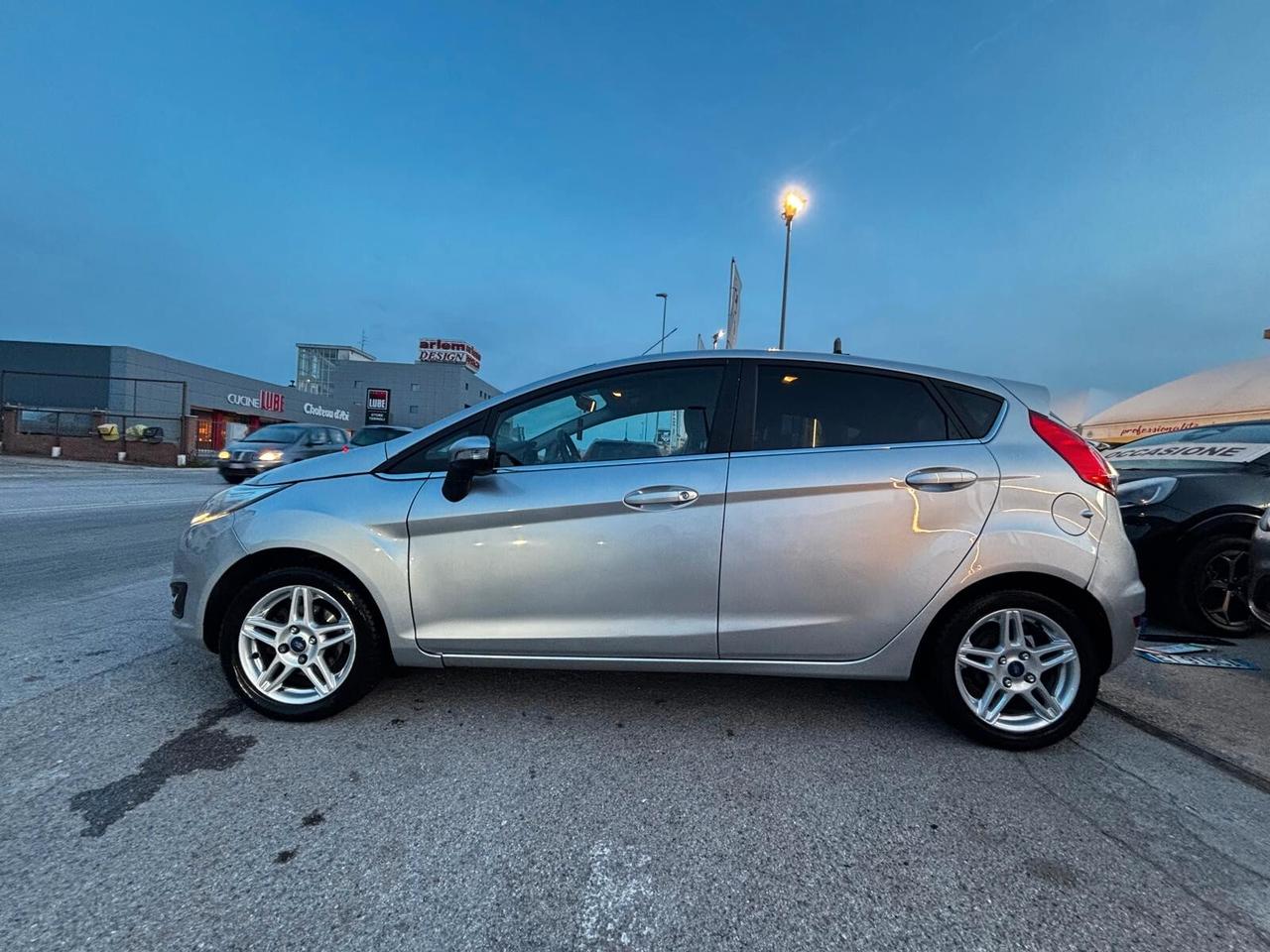 Ford Fiesta 1.5 TDCi 75CV 5 porte Titanium
