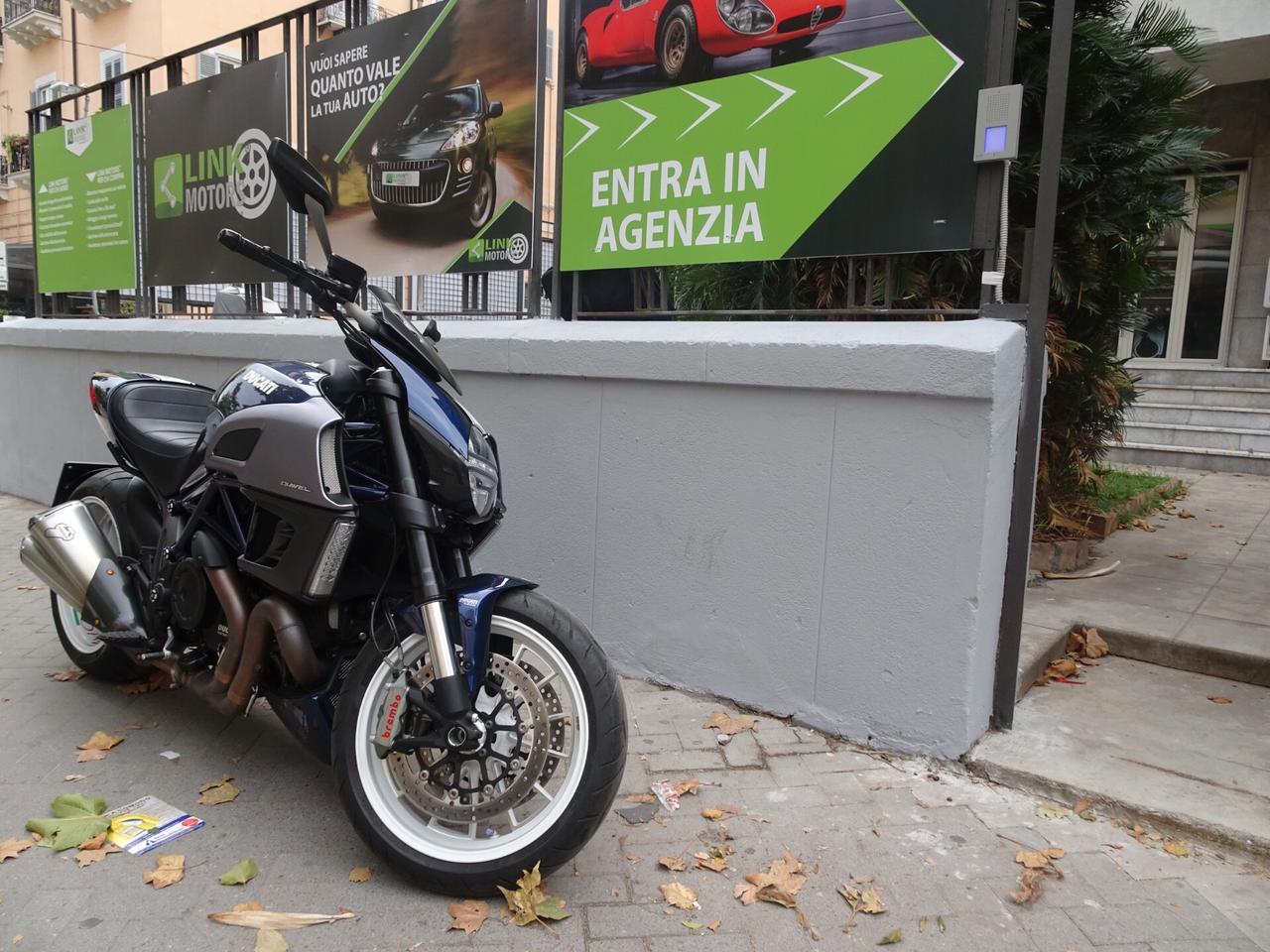 Ducati Diavel Blue Stripes