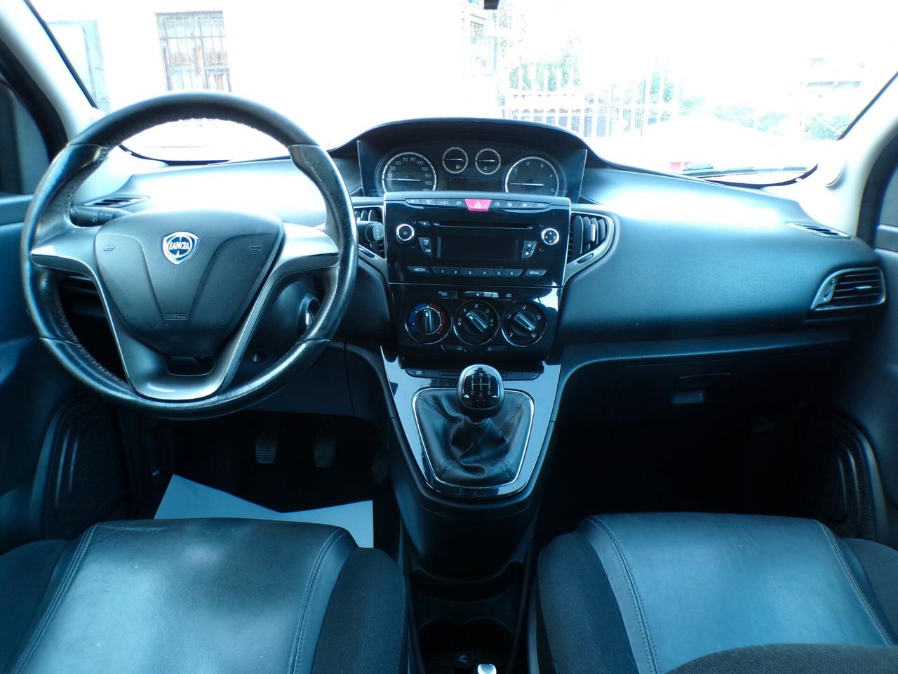 Lancia Ypsilon 1.3 MJT 75 CV Unyca