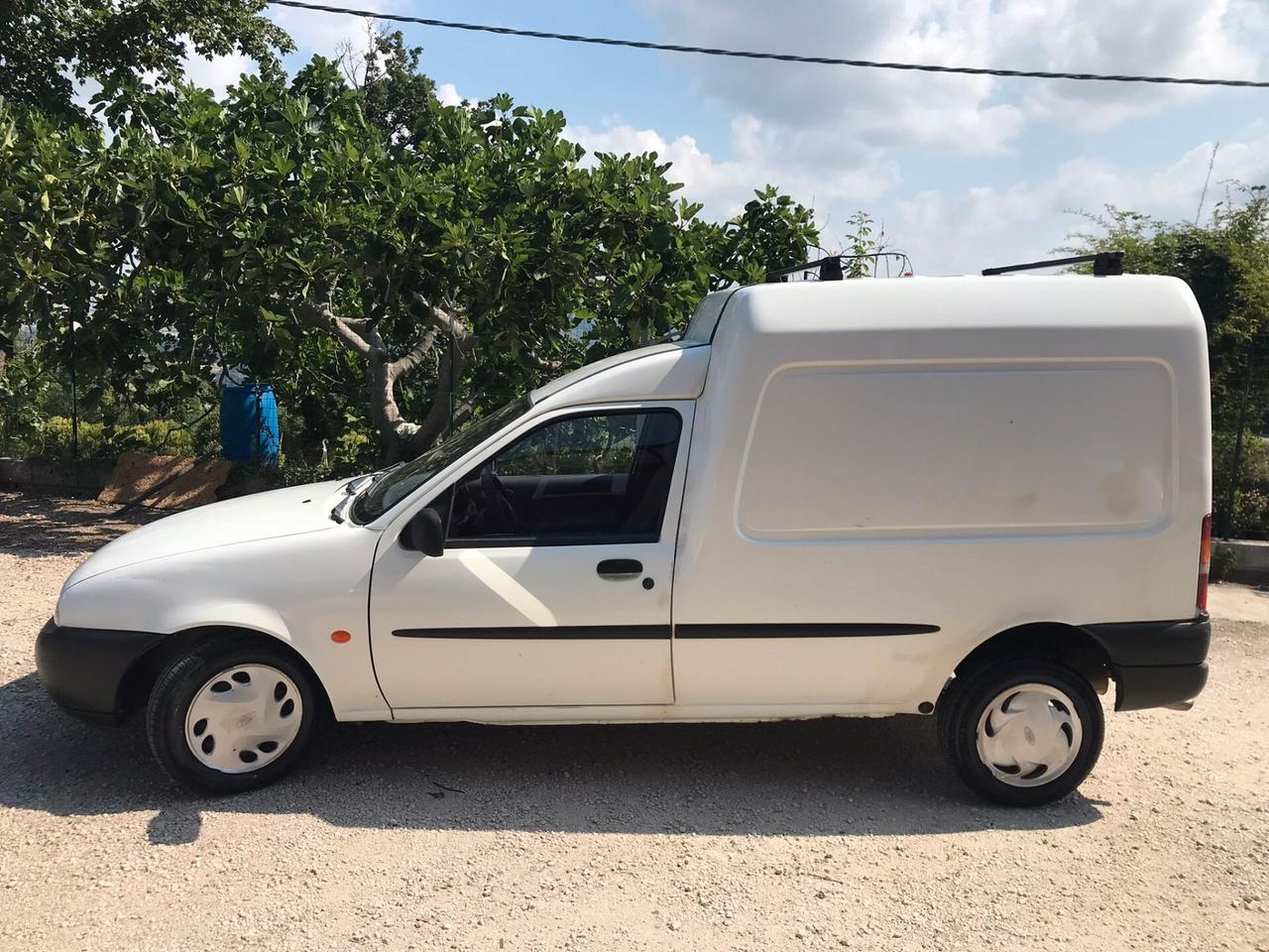 Ford Courier 1.8 diesel 60 cv cat Van