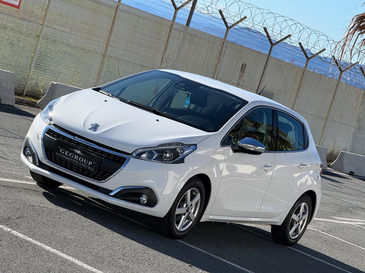 Peugeot 208 1.2 Puretech 82 CV Allure-PERMUTABILE