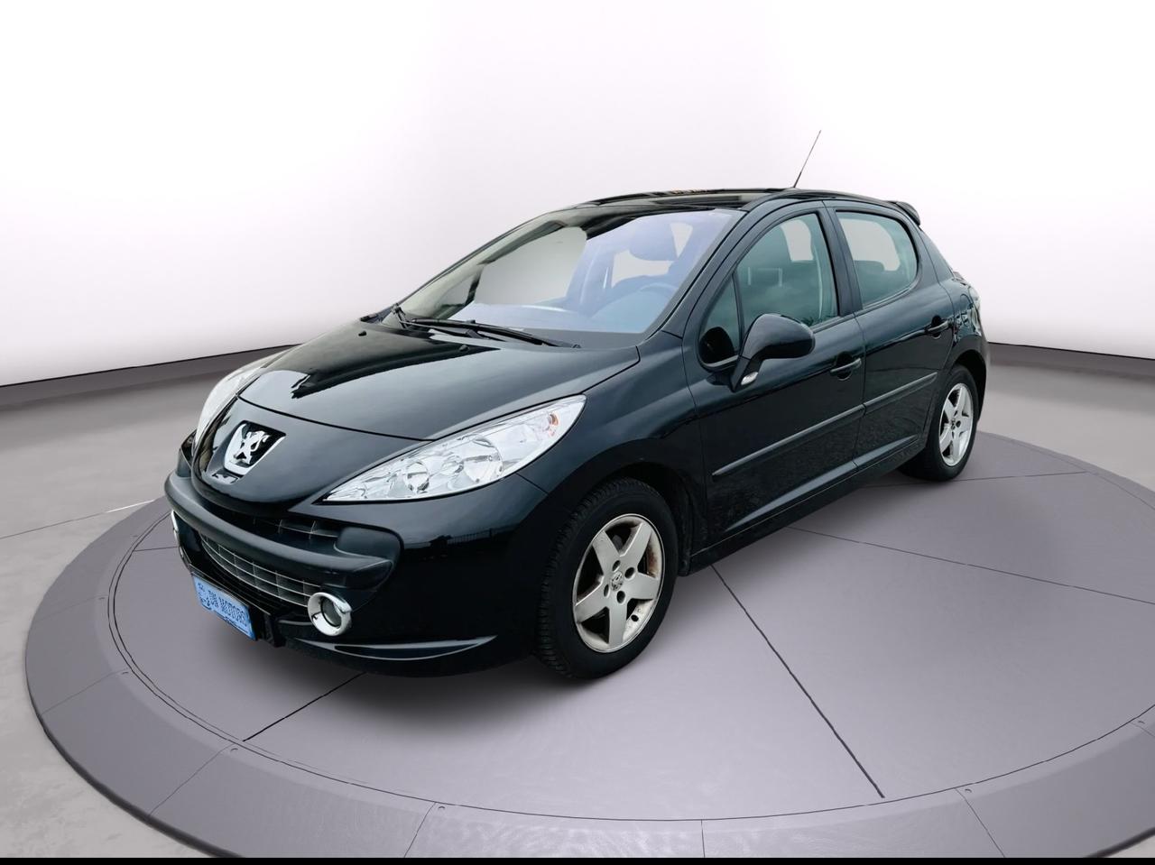 Peugeot 207 1.4 HDi anno 2009 neo patentati