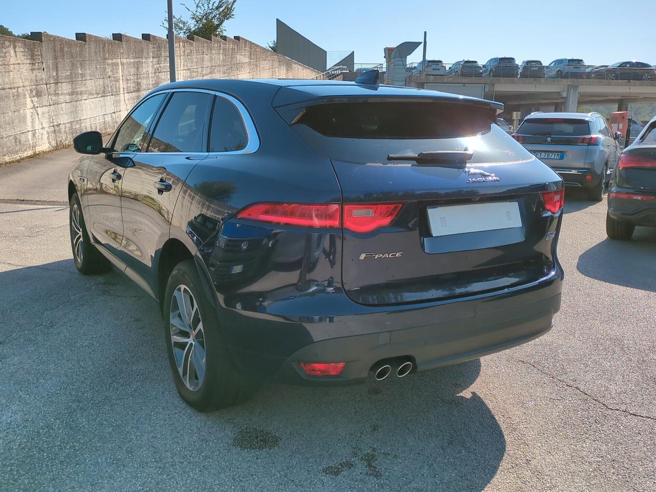 Jaguar F-Pace 2.0 D 180 CV AWD aut. R-Sport