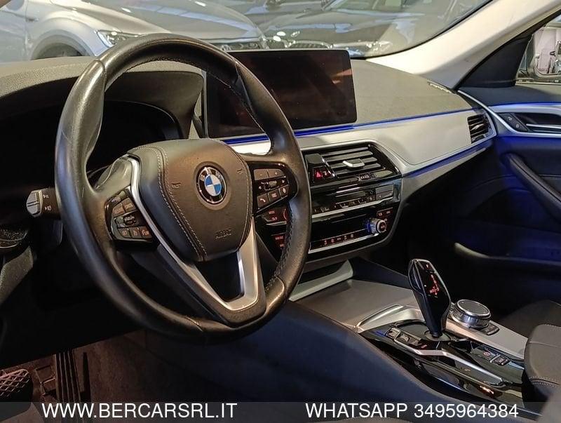 BMW Serie 5 520d 48V xDrive Business*LED*PACCHETTO LUCI*SEDILI IN PELLE*PDC*TELECAMERA*