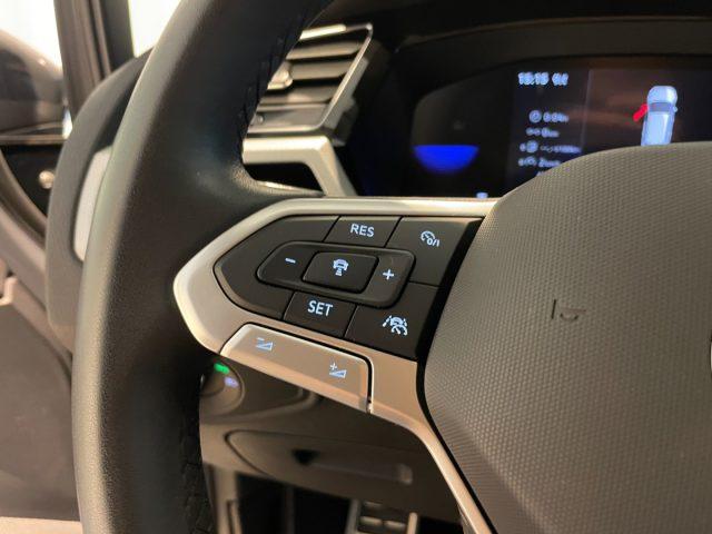 VOLKSWAGEN Touran 2.0 TDI DSG MOVE 7P Travel Assist LED Navi Cam