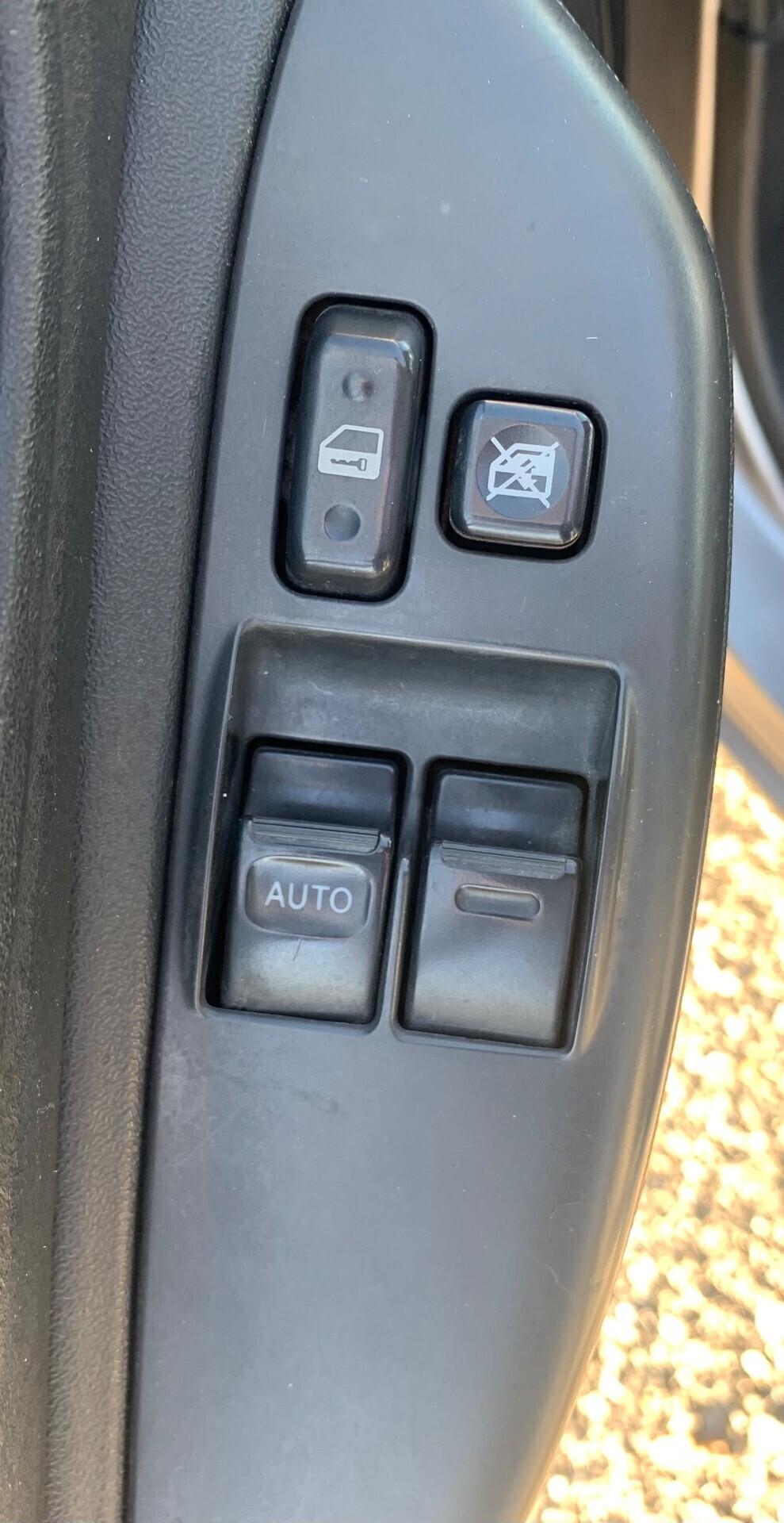 Toyota Yaris 1.4 D-4D 5 porte Sol - 2004