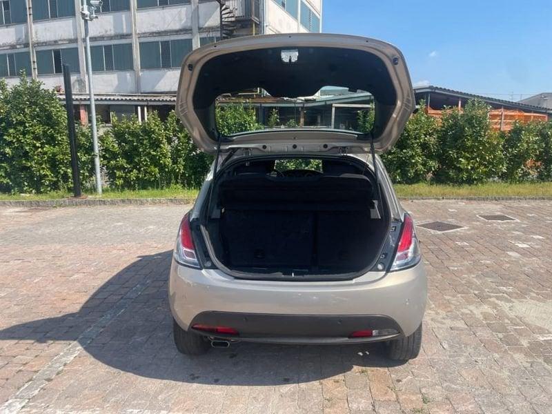 Lancia Ypsilon 1.2 8V GOLD C/CL 69CV E6