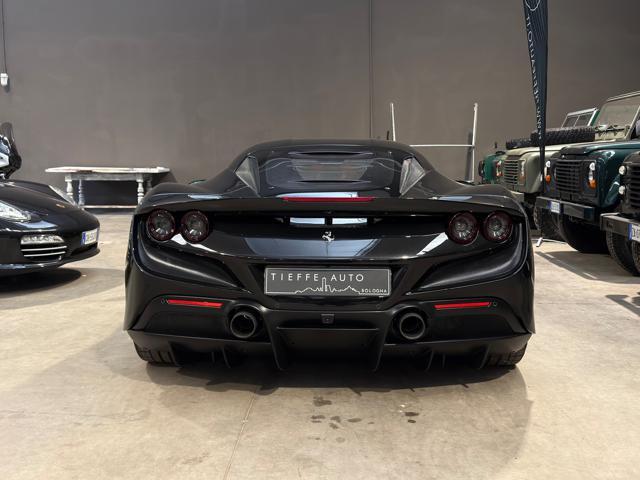 FERRARI F8 Tributo *CERCHIONI IN CARBONIO*