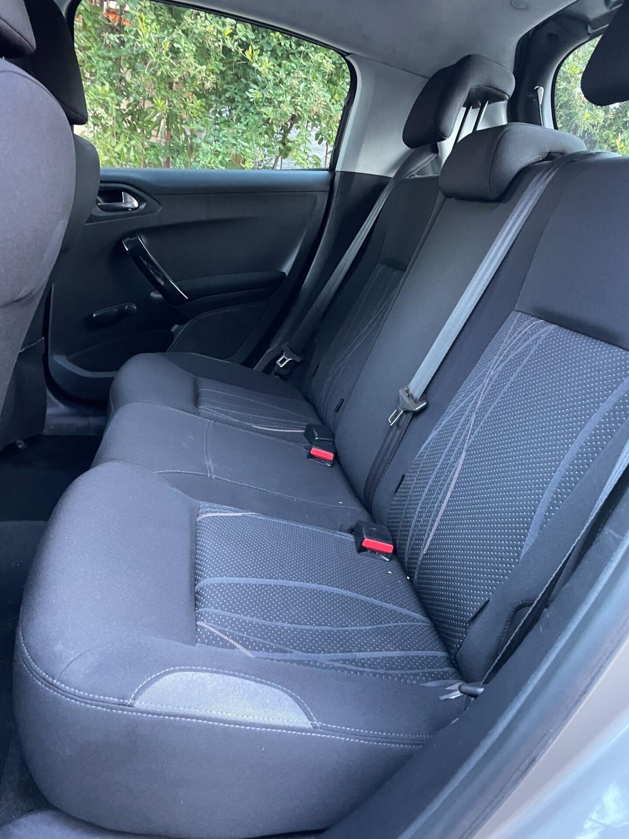 Peugeot 208 1.4 HDi 68 CV 5 porte Business