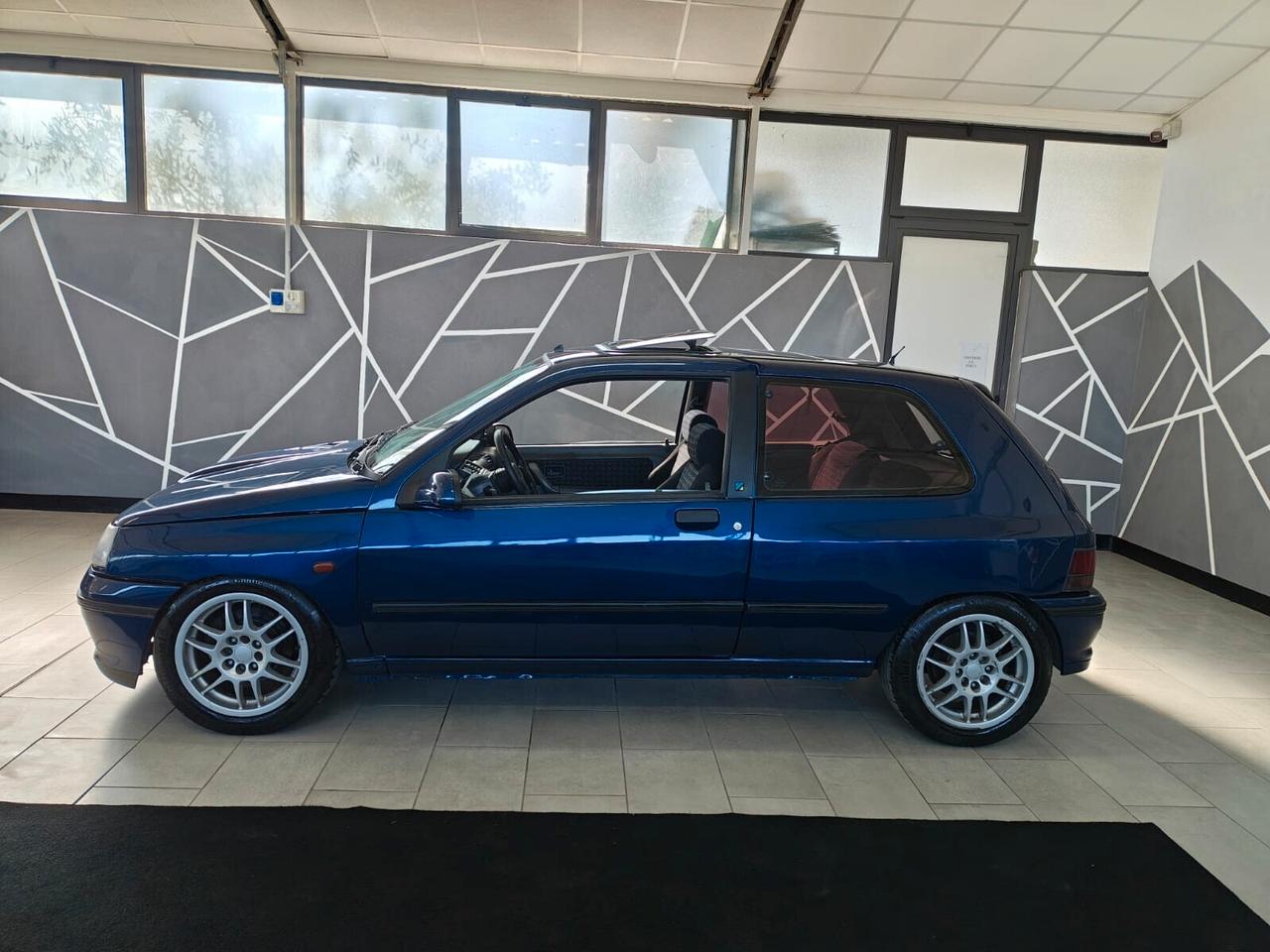 Renault Clio 1.8i 16V cat