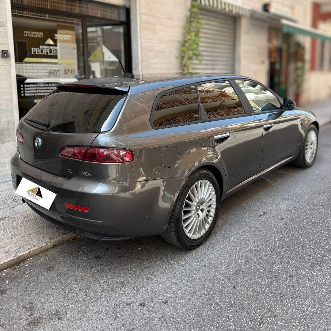 Alfa Romeo 159 1.9 JTDm 16V Sportwagon Exclusive
