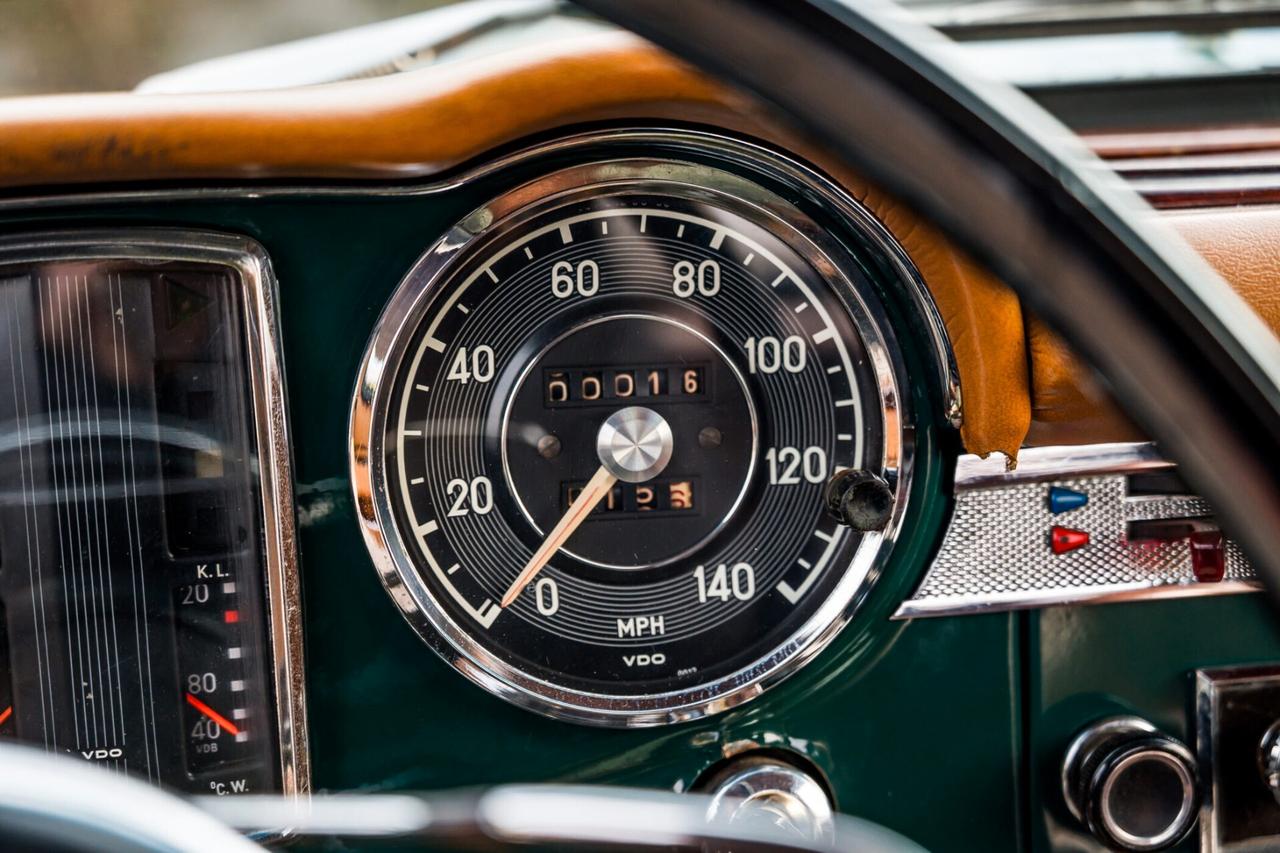 Mercedes-benz SL 230 Pagoda