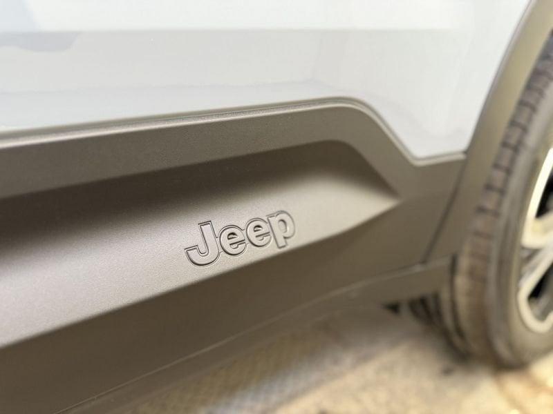 Jeep Avenger Avenger 1.2 Turbo 100 CV MHEV Summit Tua da 293,00 al mese