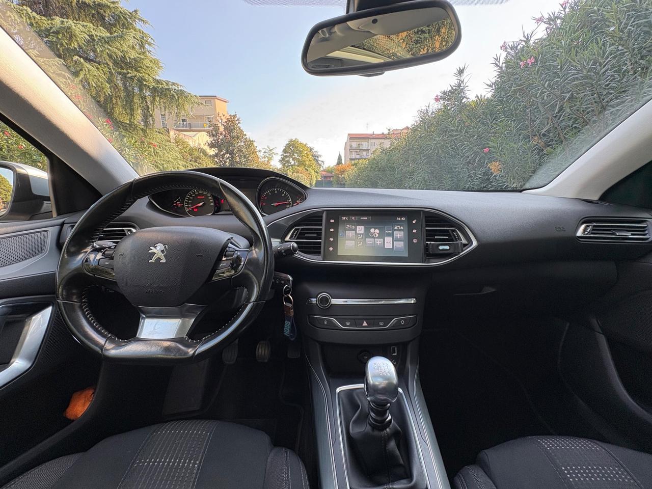 Peugeot 308 5p 1.6 bluehdi 120cv Allure con Tetto Panoramico