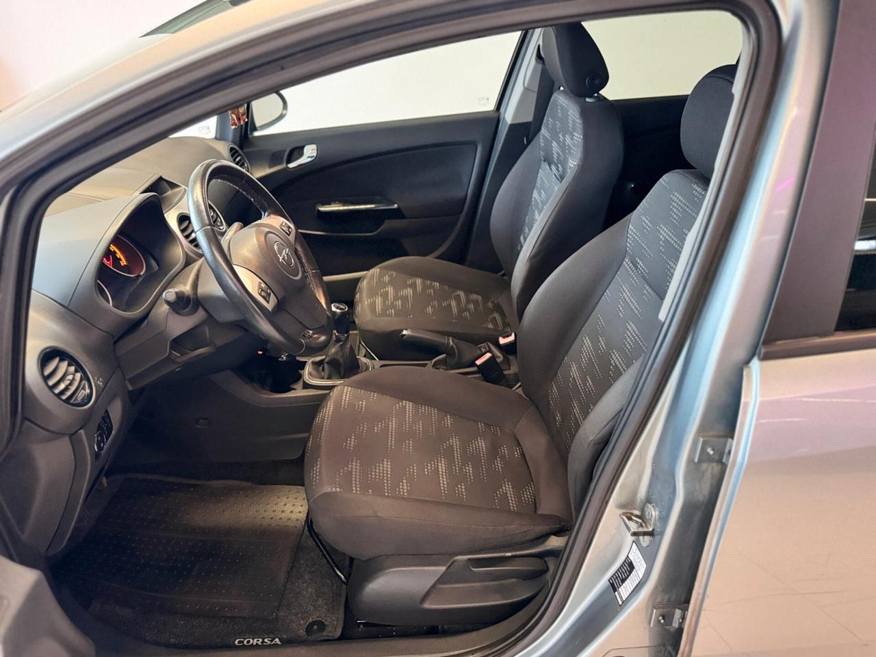 Opel Corsa 1.2 5 porte Edition