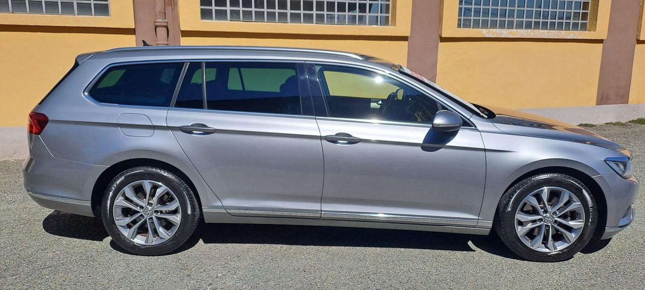 Volkswagen Passat 2.0 TDI DSG Highline BlueMotion Technology-KIT DISTRIBUZIONE GIA' ESSEGUITO!