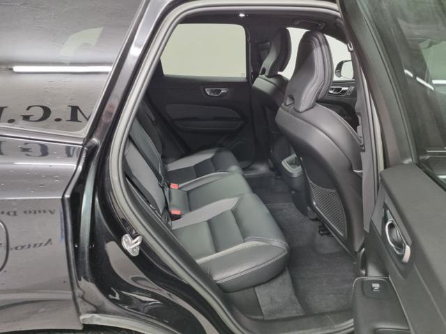 VOLVO XC60 B4 automatico Plus Dark