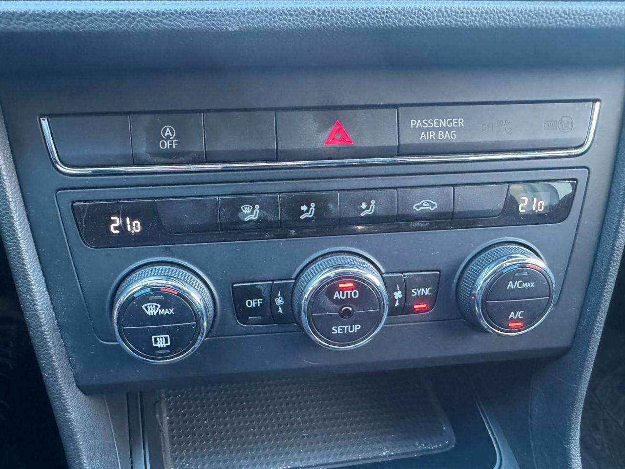 Seat Leon 1.6 TDI 115 CV DSG 5p. Style **NEOPATENTATI**