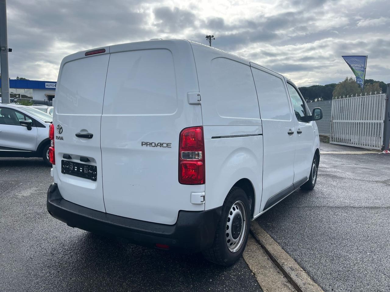 Toyota Proace 1.5D 100CV P.LUNGO