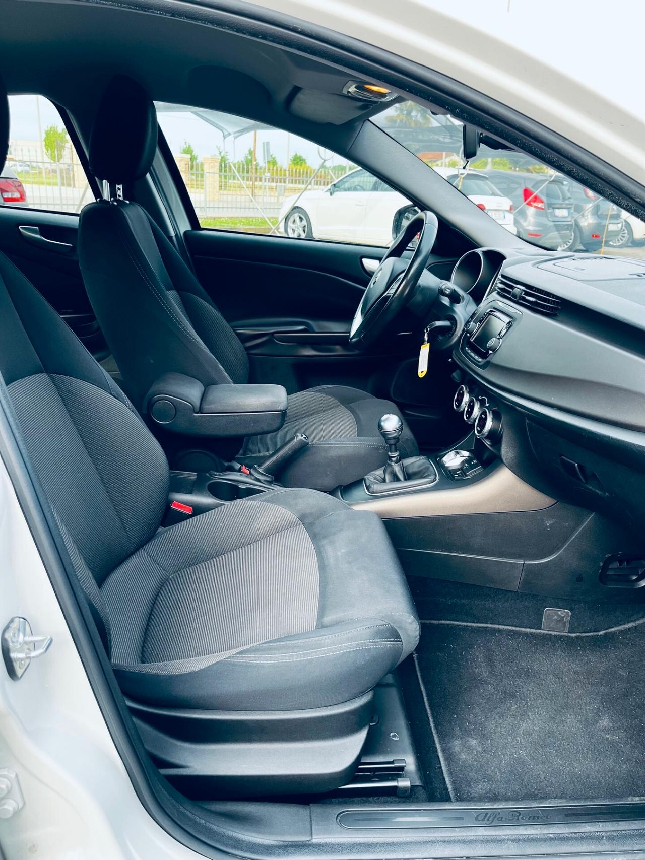 Alfa Romeo Giulietta 1.6 JTDm-2 105 CV Distinctive