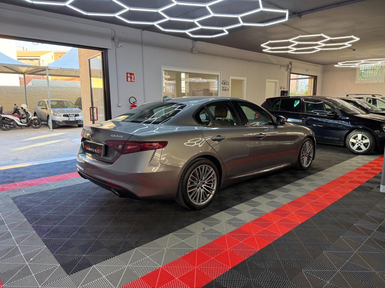 Alfa Romeo Giulia 2.2 JTDM Business - FABIANOAUTO