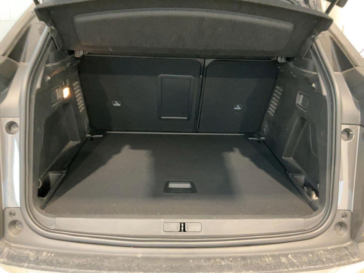 Peugeot 3008 1.5HDI FULLOPTIONAL NUOVA 2019