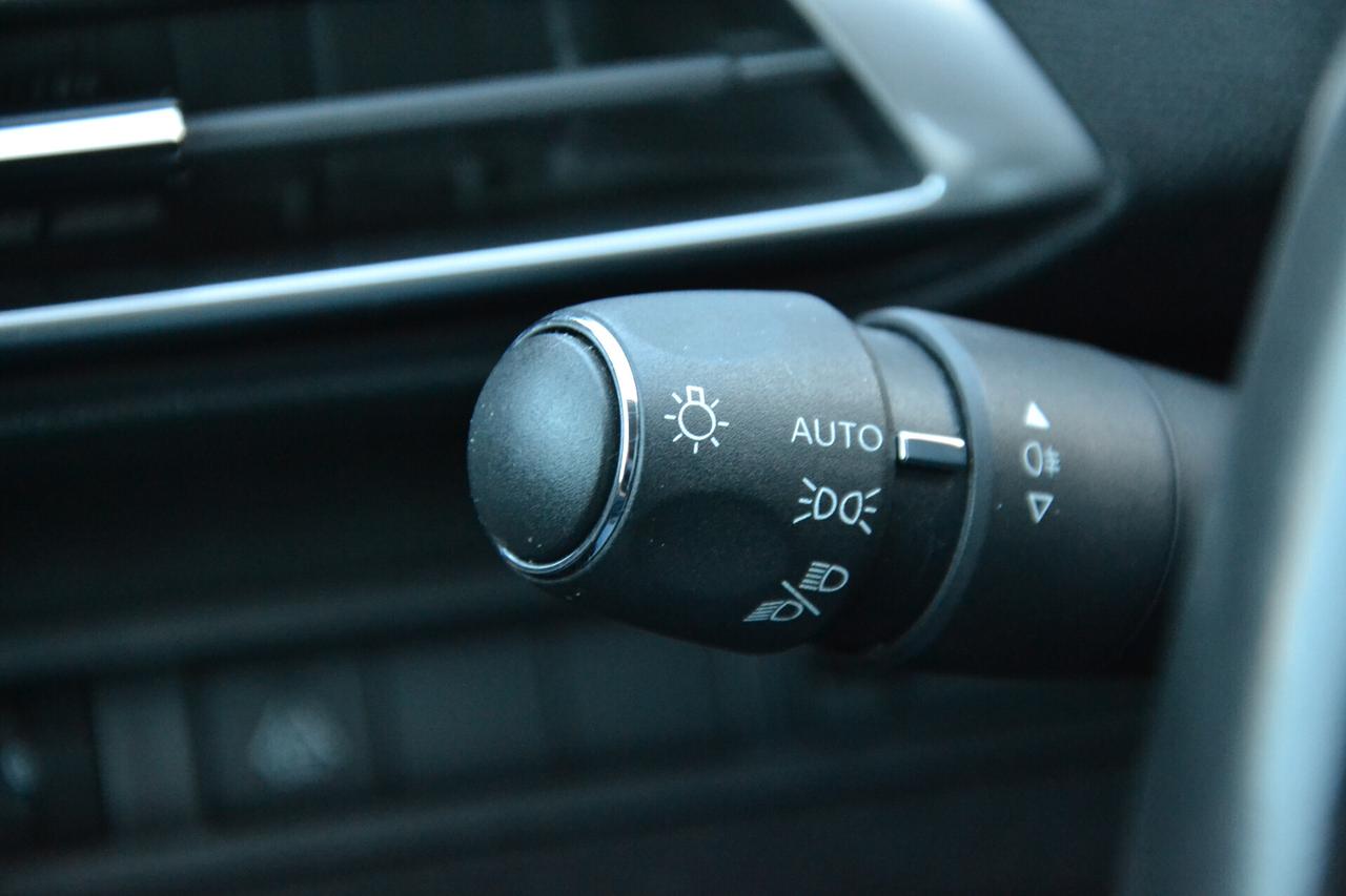 Peugeot 5008 2.0 HDi 180CV 7POSTI AUT.+NAV+LED+RCAM+PELLE+PDC