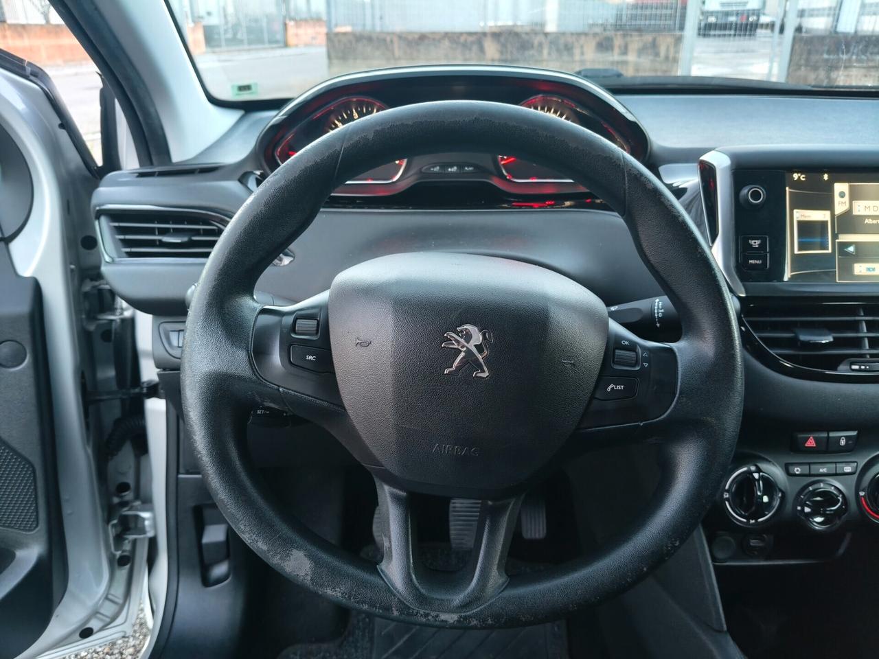 Peugeot 208 1.2 5 porte 2014 SOLO 137.000 KM