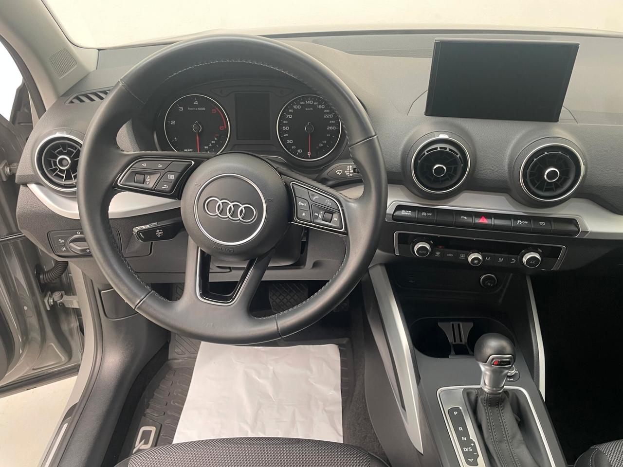 Audi Q2 1.6 116 CV 30 TDI S tronic Identity Black