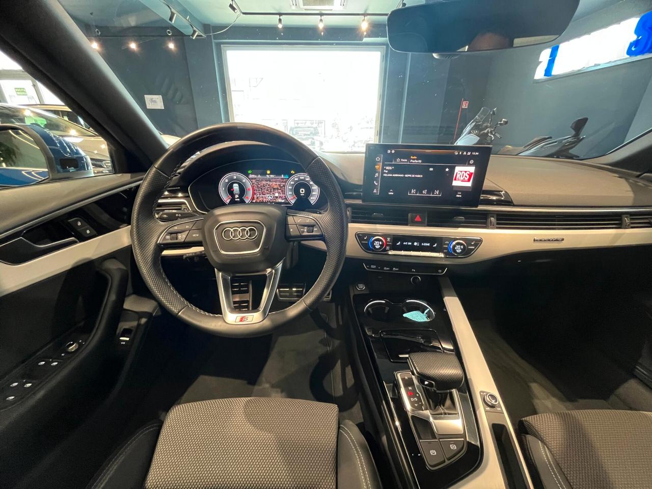 Audi A4 Avant 40 TDI S tronic line edition