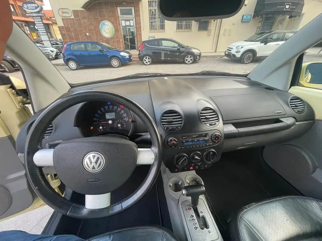 Volkswagen New Beetle 2.0 Cabrio