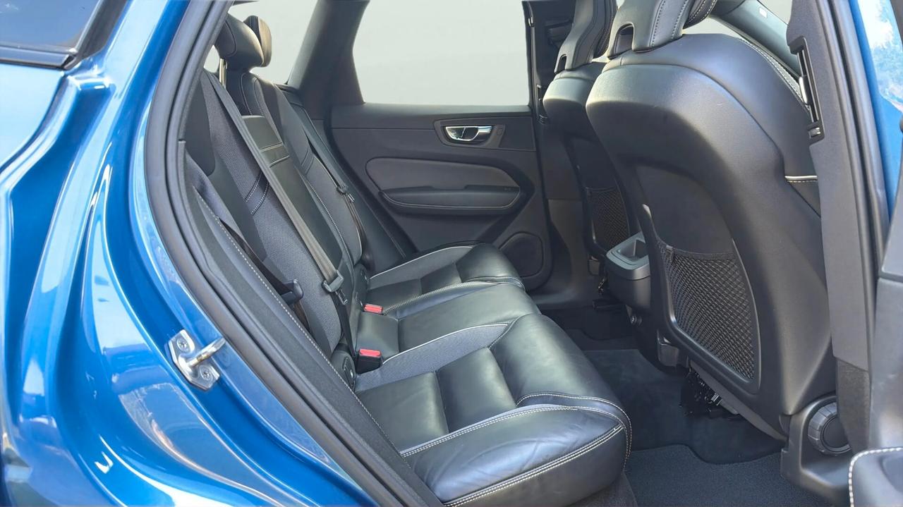 Volvo XC 60 XC60 B4 (d) AWD Geartronic R-design