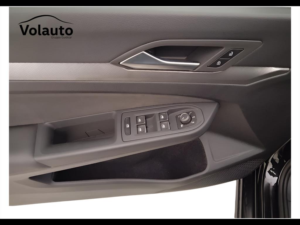 VOLKSWAGEN Golf VIII 2024 - Golf 2.0 tdi Life 150cv dsg