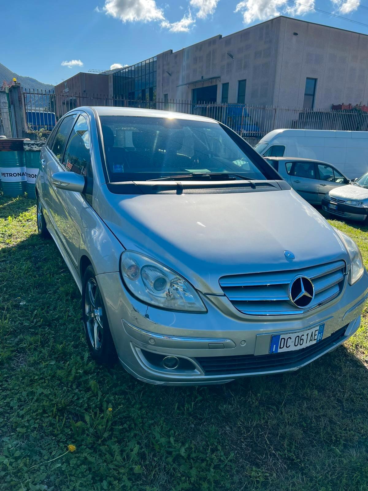 Mercedes-benz B 180 CDI X neopatentati
